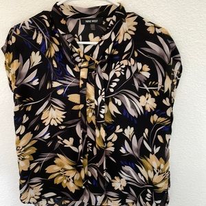 Nine West flower top